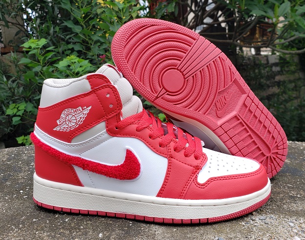 Air Jordan Retro 1 Grade AAA White Red Towel - Click Image to Close